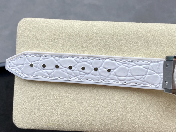 ウブロコピー時計着用イメージ